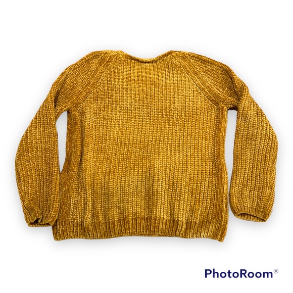 A New Day Sweater, Turtleneck, and T-Shirt Bundle - Picture 3 of 16